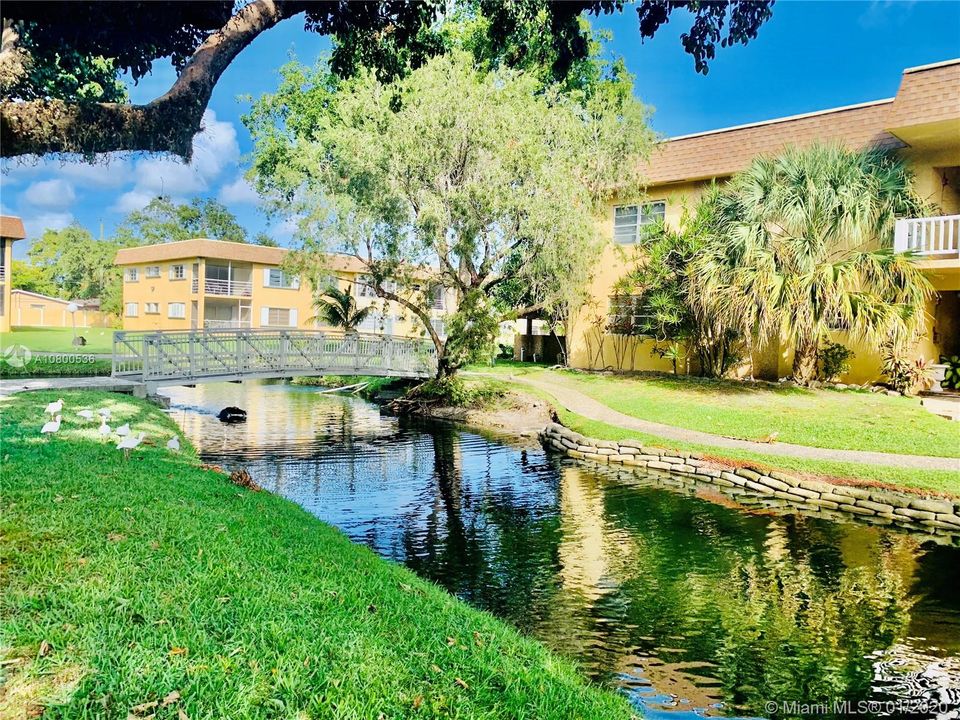 Recently Sold: $120,000 (1 beds, 1 baths, 860 Square Feet)