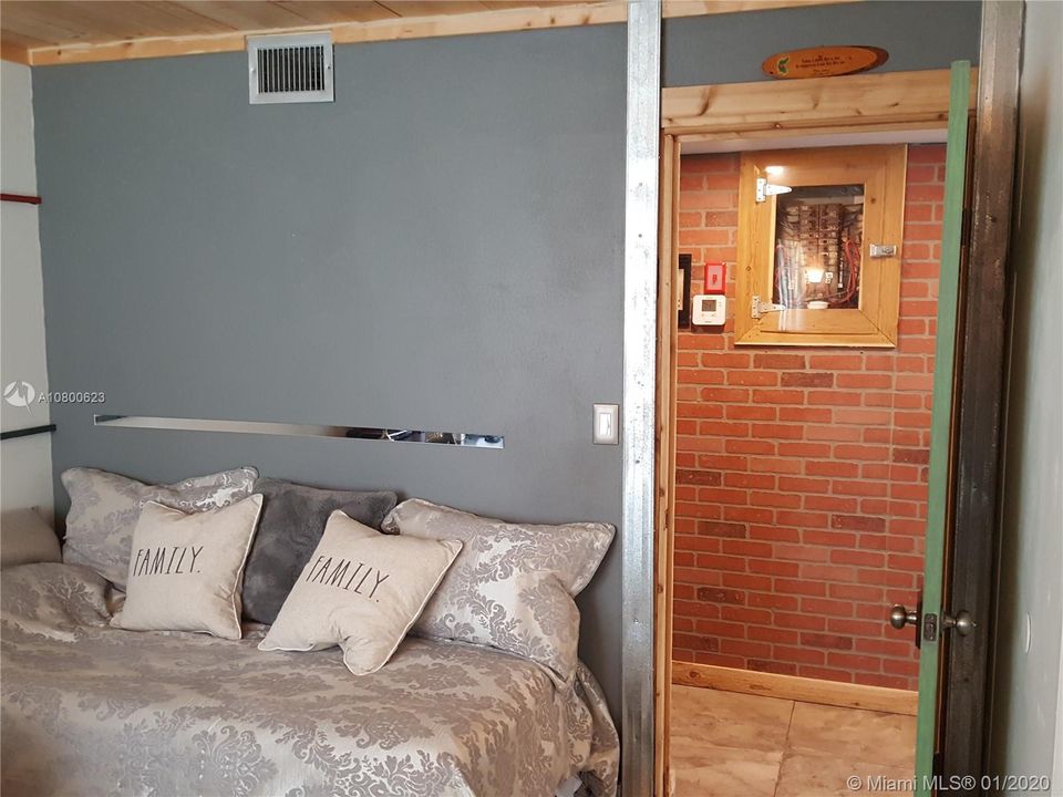 Vendido Recientemente: $164,818 (2 camas, 2 baños, 1048 Pies cuadrados)