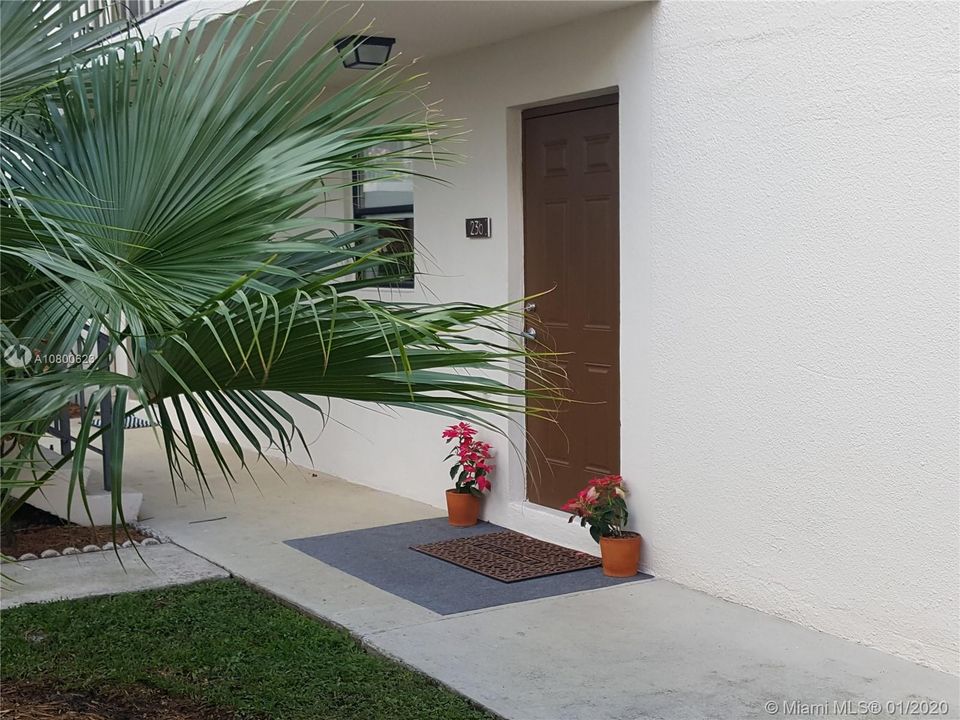 Vendido Recientemente: $164,818 (2 camas, 2 baños, 1048 Pies cuadrados)
