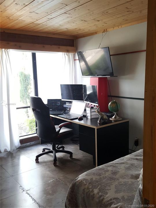 Vendido Recientemente: $164,818 (2 camas, 2 baños, 1048 Pies cuadrados)