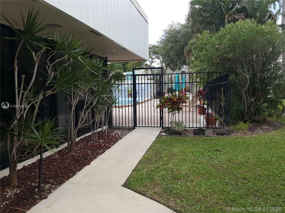 Vendido Recientemente: $164,818 (2 camas, 2 baños, 1048 Pies cuadrados)