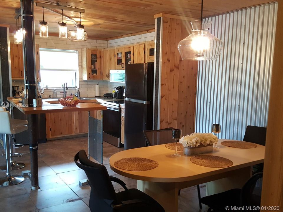 Vendido Recientemente: $164,818 (2 camas, 2 baños, 1048 Pies cuadrados)