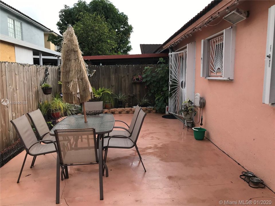 Recientemente alquilado: $1,750 (2 camas, 2 baños, 1020 Pies cuadrados)