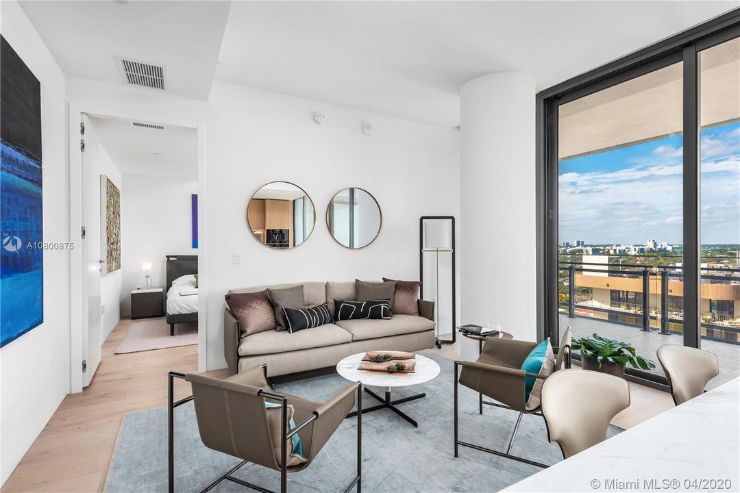 Recently Sold: $2,050,000 (1 beds, 1 baths, 1018 Square Feet)