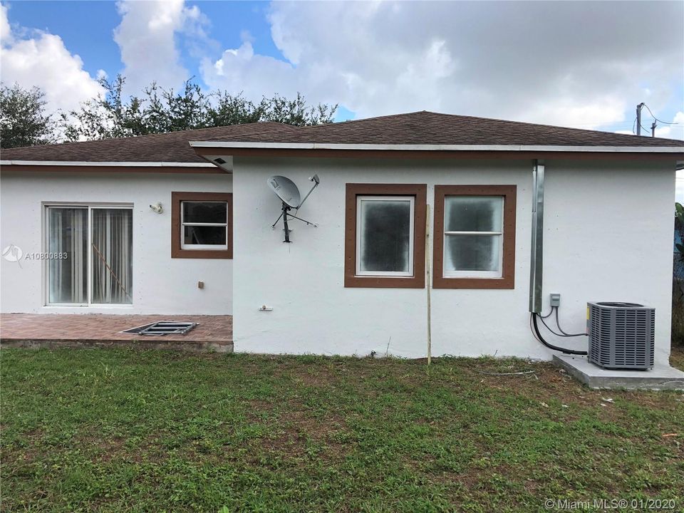 Recently Sold: $240,000 (4 beds, 2 baths, 1623 Square Feet)