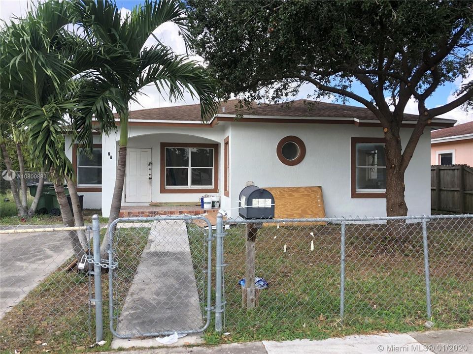 Recently Sold: $240,000 (4 beds, 2 baths, 1623 Square Feet)