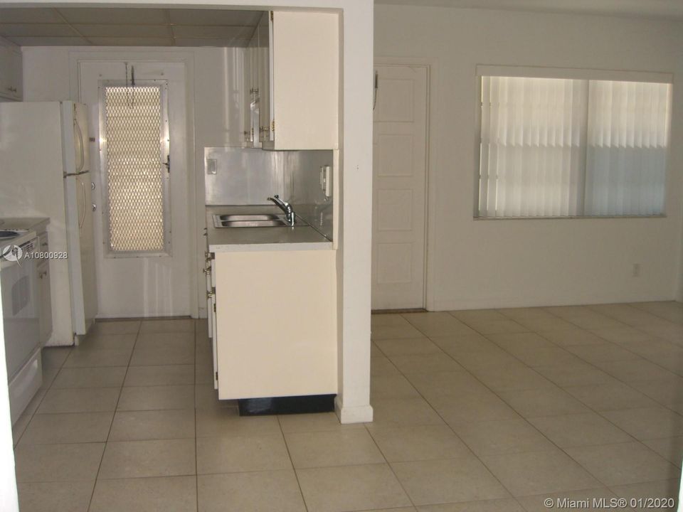 Недавно продано: $95,000 (1 спален, 1 ванн, 630 Квадратных фут)