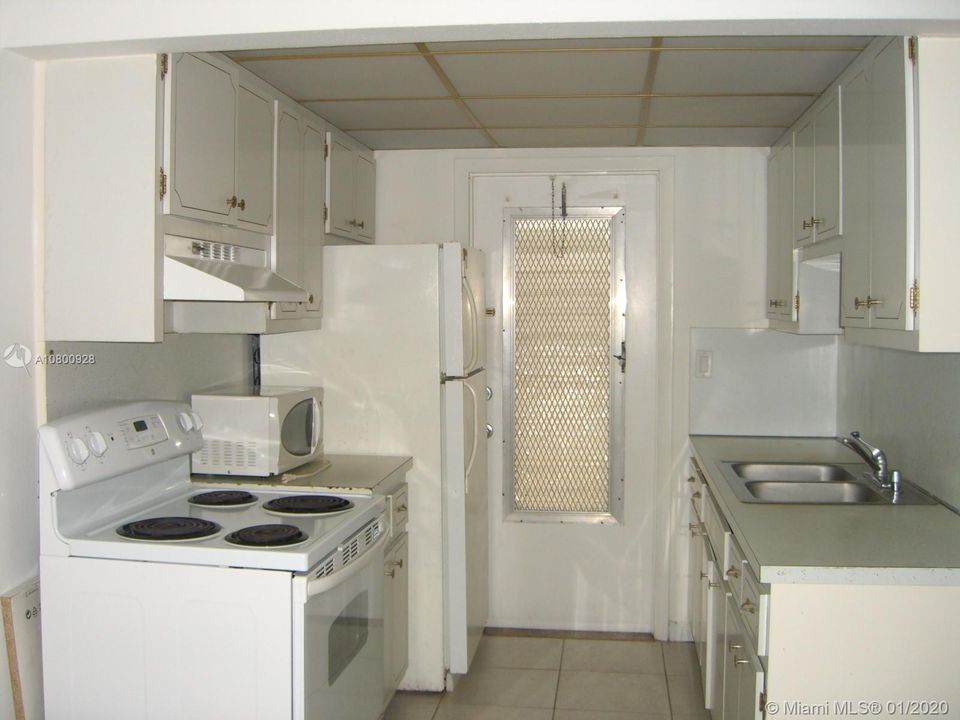 Недавно продано: $95,000 (1 спален, 1 ванн, 630 Квадратных фут)