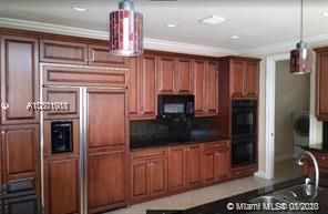 Recently Rented: $6,700 (6 beds, 4 baths, 4427 Square Feet)