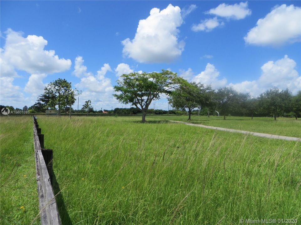 Vendido Recientemente: $155,000 (1.25 acres)
