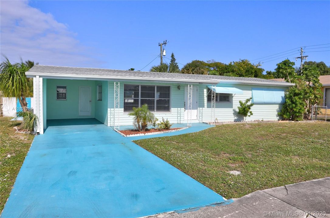 Recently Sold: $329,900 (4 beds, 2 baths, 1699 Square Feet)
