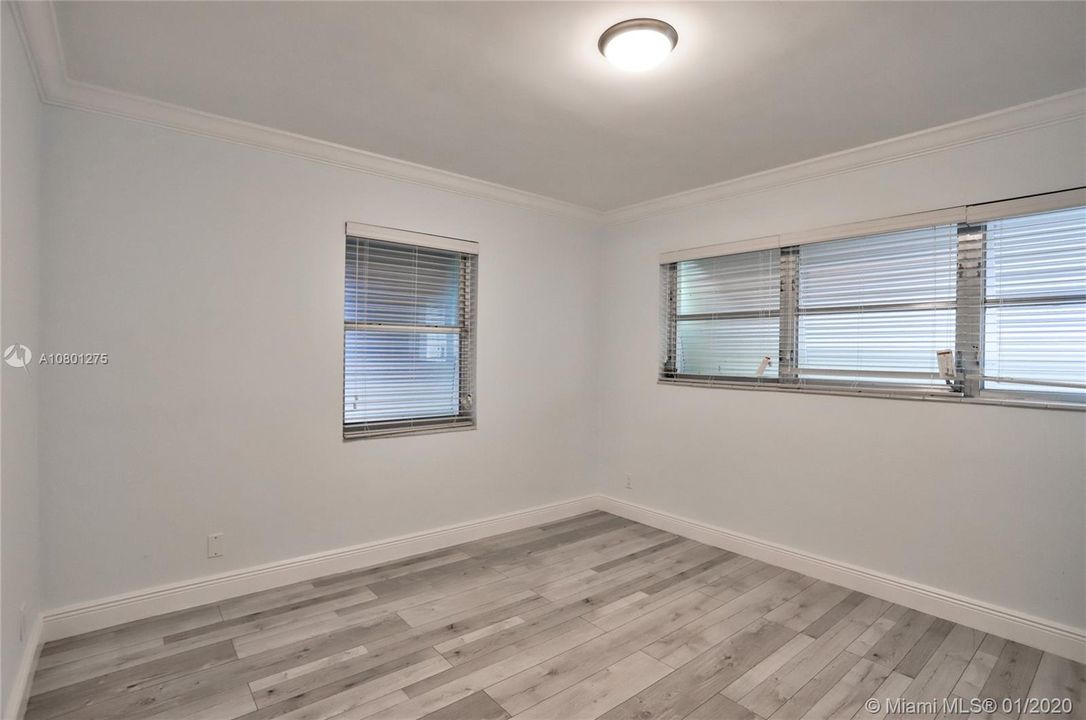 Recently Sold: $329,900 (4 beds, 2 baths, 1699 Square Feet)