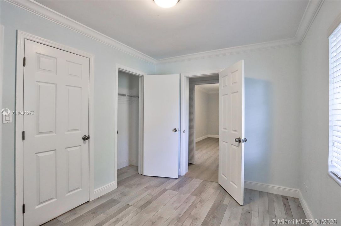 Recently Sold: $329,900 (4 beds, 2 baths, 1699 Square Feet)