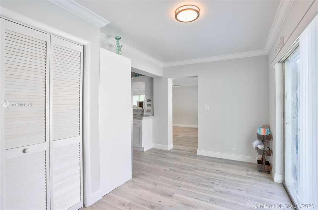 Recently Sold: $329,900 (4 beds, 2 baths, 1699 Square Feet)