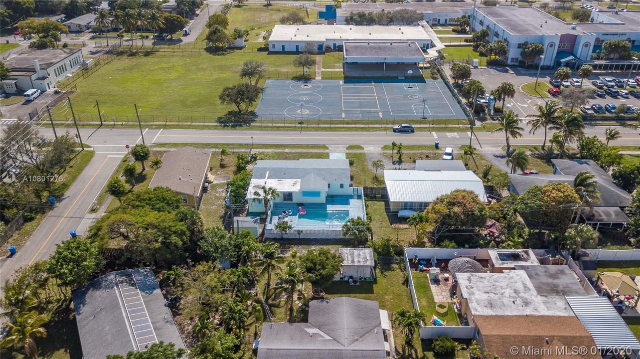 Recently Sold: $329,900 (4 beds, 2 baths, 1699 Square Feet)