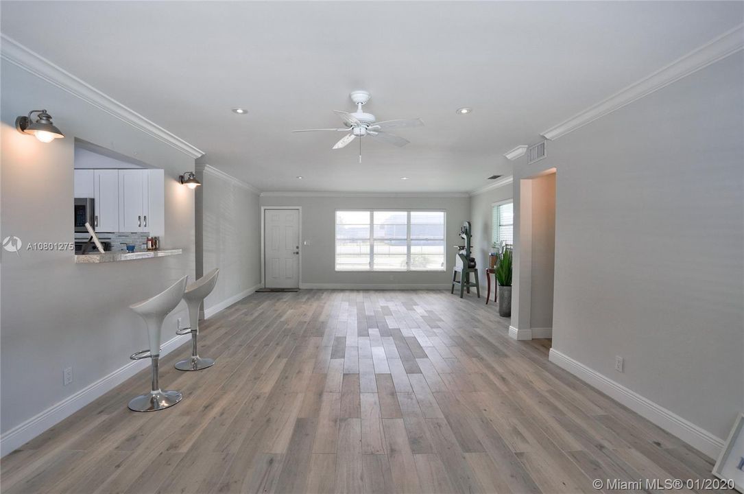 Recently Sold: $329,900 (4 beds, 2 baths, 1699 Square Feet)