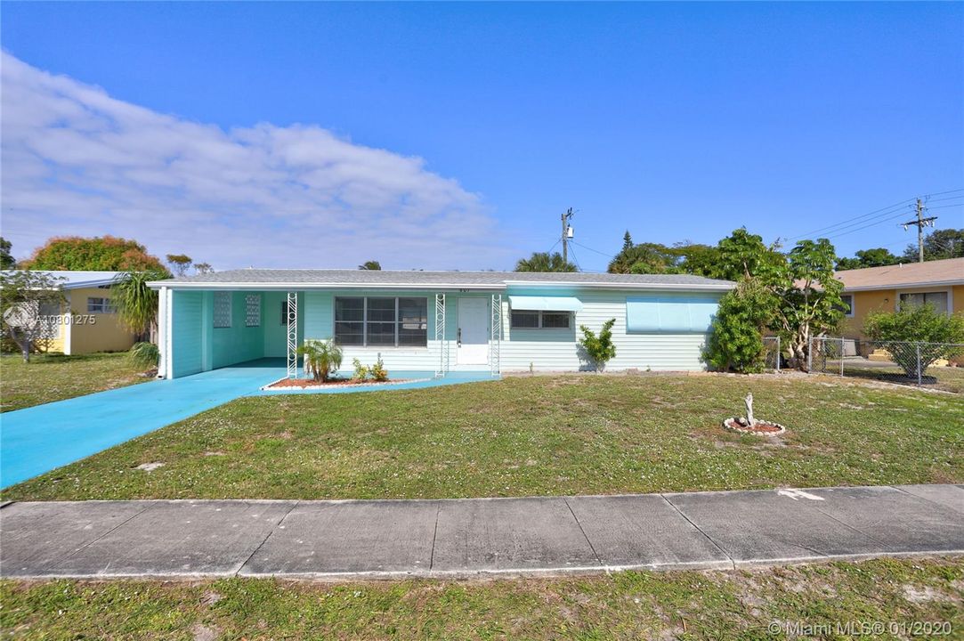 Recently Sold: $329,900 (4 beds, 2 baths, 1699 Square Feet)