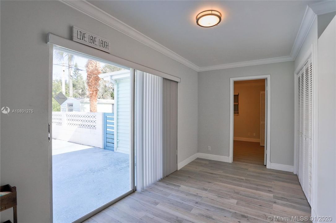 Recently Sold: $329,900 (4 beds, 2 baths, 1699 Square Feet)