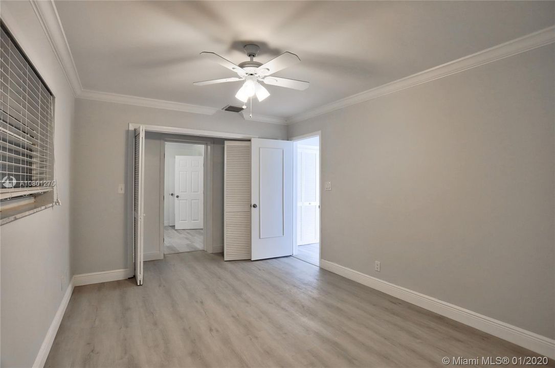 Recently Sold: $329,900 (4 beds, 2 baths, 1699 Square Feet)