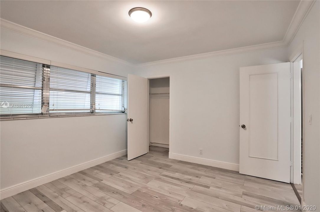 Recently Sold: $329,900 (4 beds, 2 baths, 1699 Square Feet)