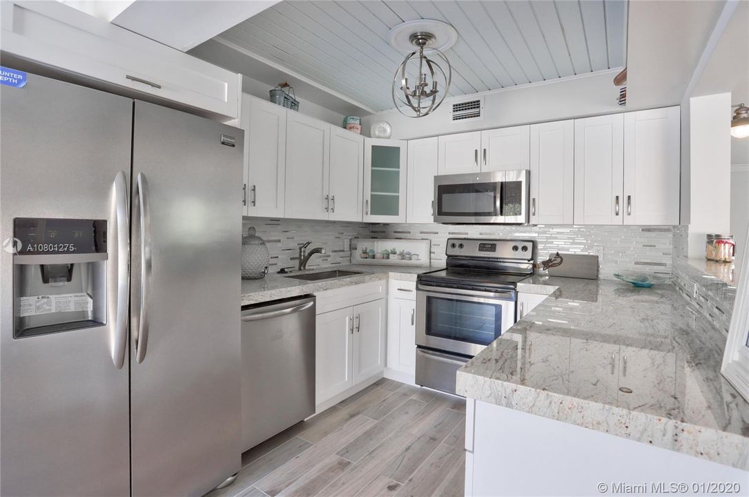 Recently Sold: $329,900 (4 beds, 2 baths, 1699 Square Feet)