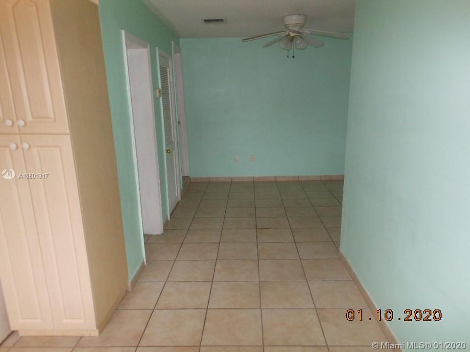 Vendido Recientemente: $178,500 (2 camas, 1 baños, 782 Pies cuadrados)