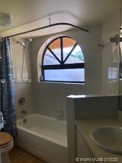 Recently Sold: $255,000 (2 beds, 2 baths, 1240 Square Feet)