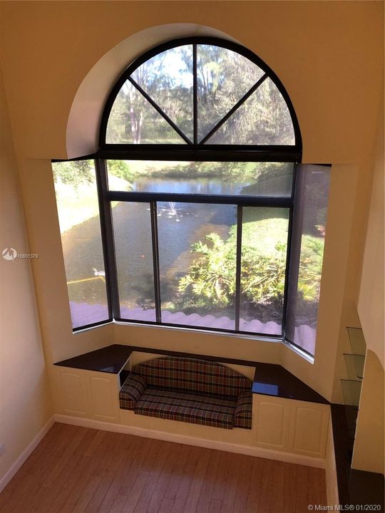 Recently Sold: $255,000 (2 beds, 2 baths, 1240 Square Feet)