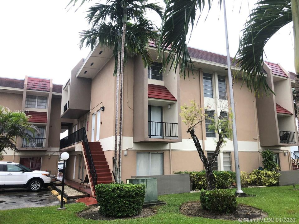 Recently Sold: $127,300 (1 beds, 1 baths, 635 Square Feet)