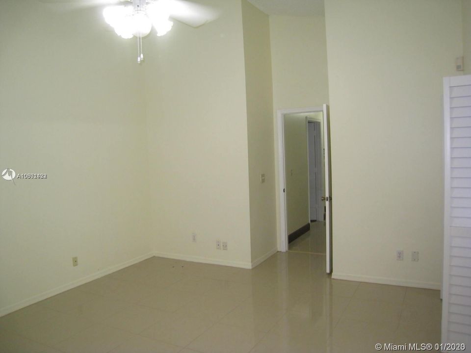 Recently Rented: $2,500 (3 beds, 2 baths, 1731 Square Feet)