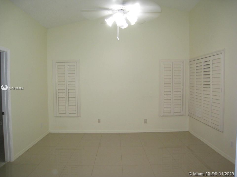 Recently Rented: $2,500 (3 beds, 2 baths, 1731 Square Feet)
