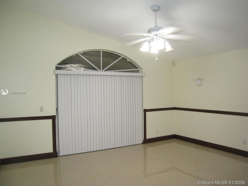 Recently Rented: $2,500 (3 beds, 2 baths, 1731 Square Feet)