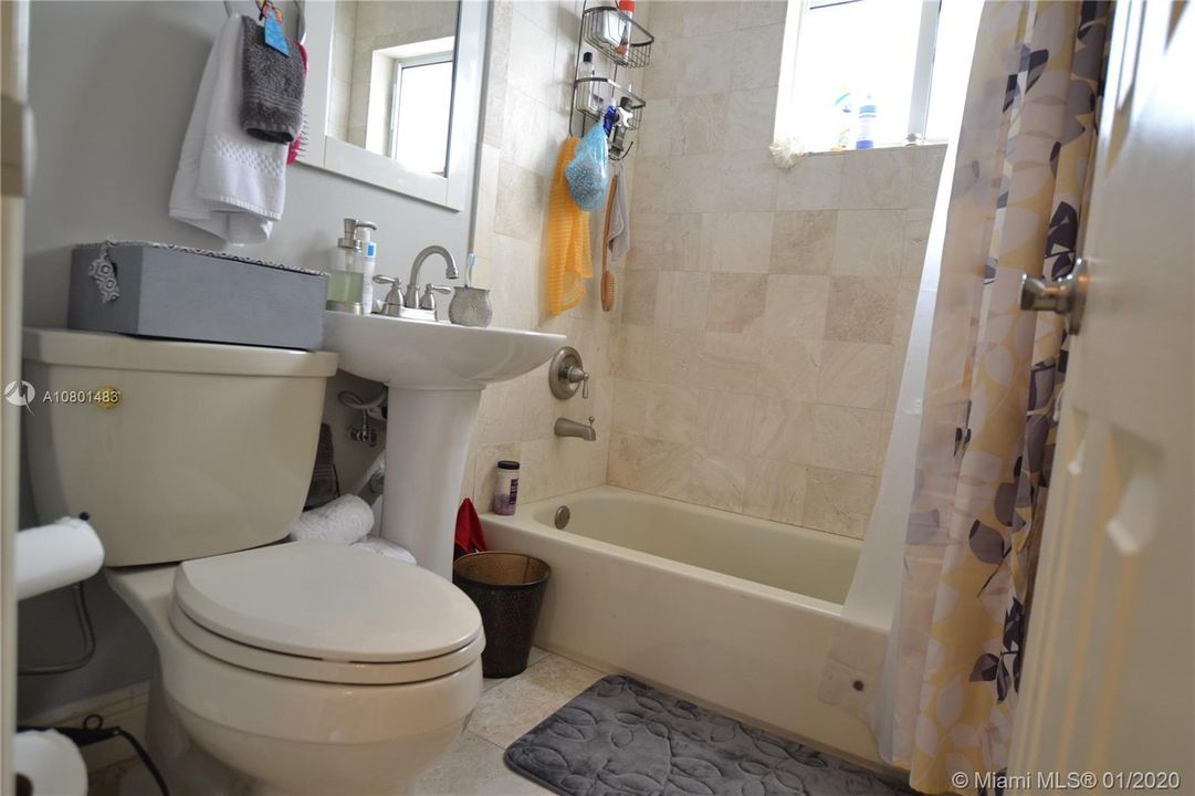Недавно продано: $274,900 (3 спален, 2 ванн, 1223 Квадратных фут)