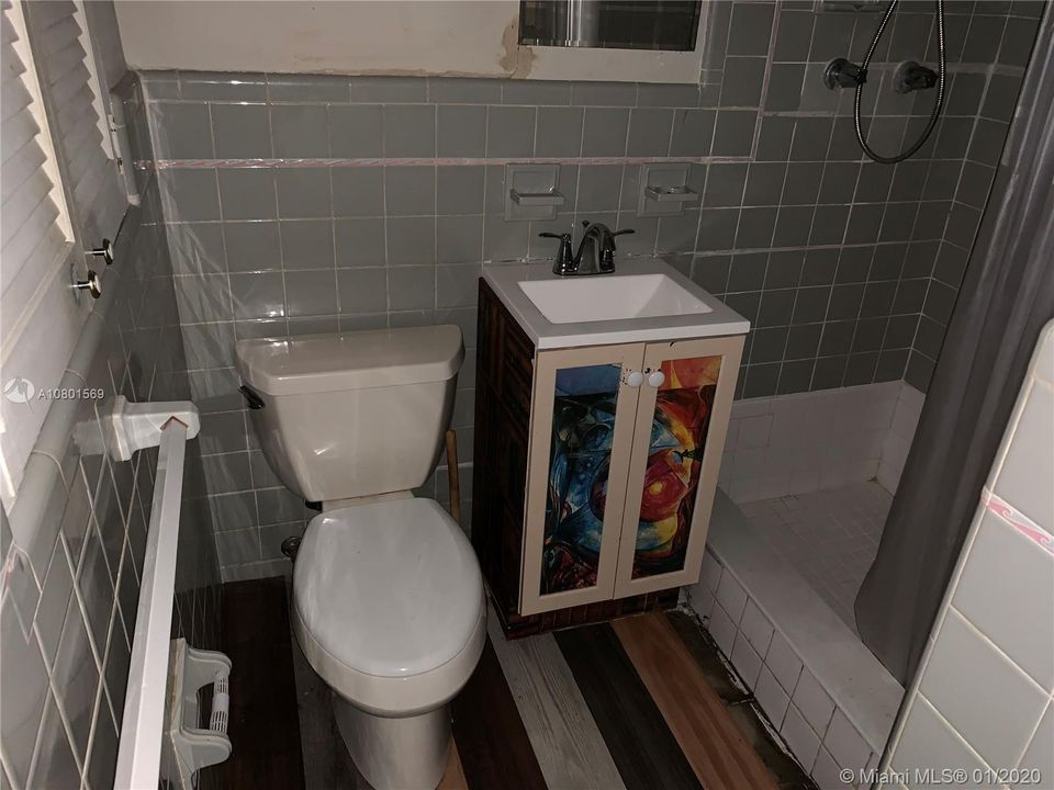 Недавно продано: $214,900 (4 спален, 2 ванн, 1801 Квадратных фут)