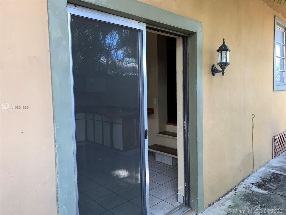 Недавно продано: $214,900 (4 спален, 2 ванн, 1801 Квадратных фут)