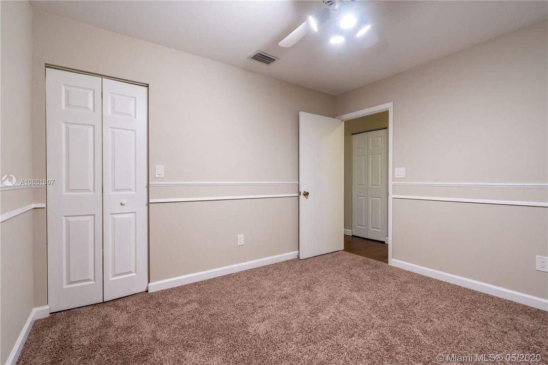 Vendido Recientemente: $549,900 (3 camas, 2 baños, 1598 Pies cuadrados)