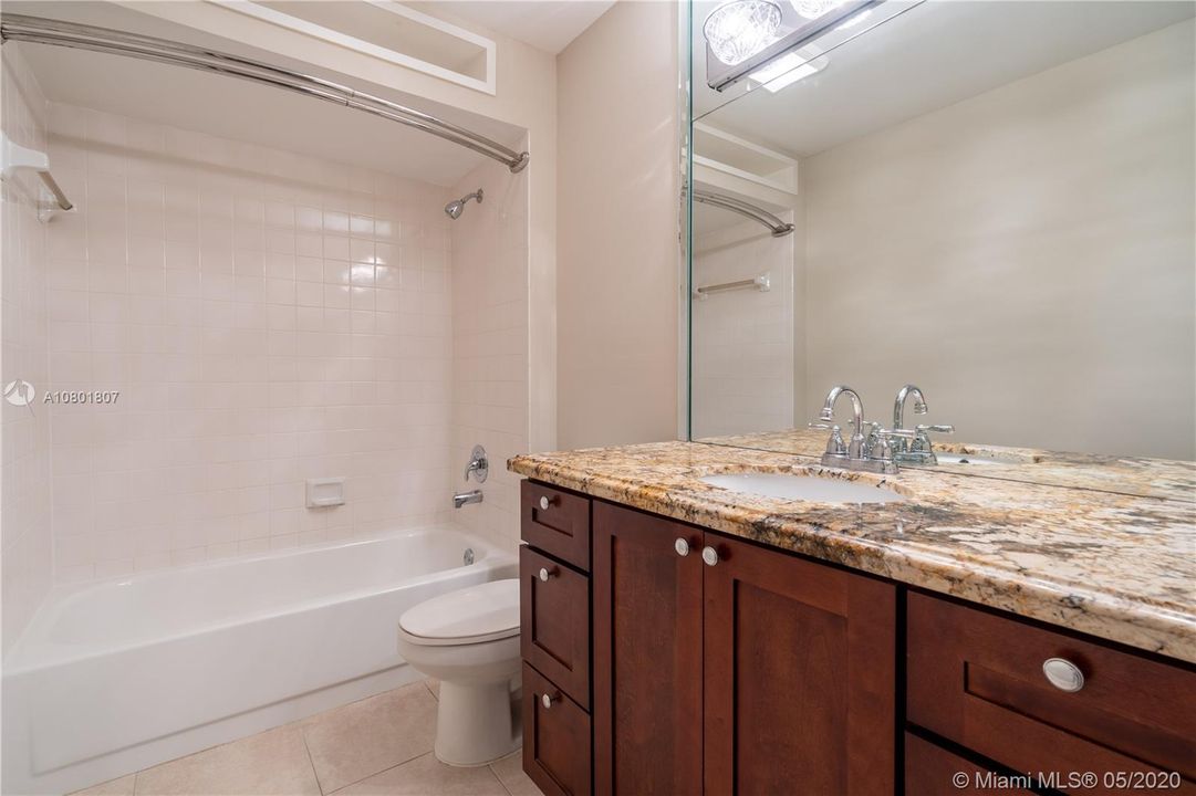 Vendido Recientemente: $549,900 (3 camas, 2 baños, 1598 Pies cuadrados)