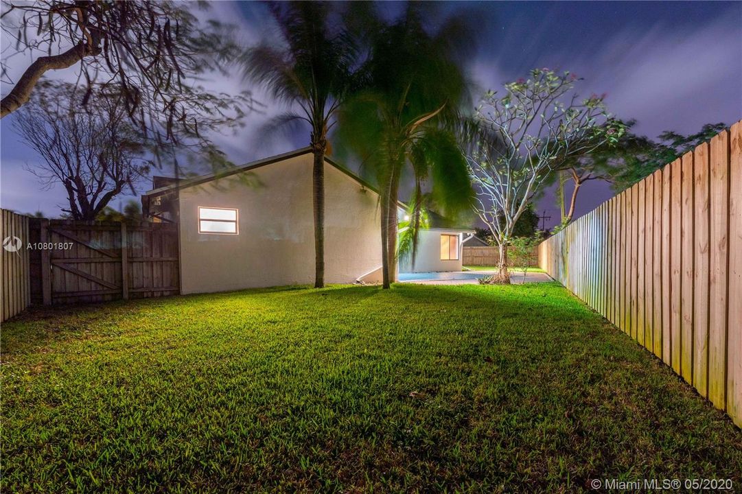 Vendido Recientemente: $549,900 (3 camas, 2 baños, 1598 Pies cuadrados)