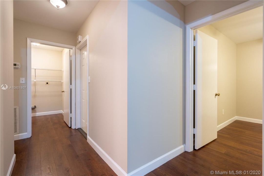 Vendido Recientemente: $549,900 (3 camas, 2 baños, 1598 Pies cuadrados)