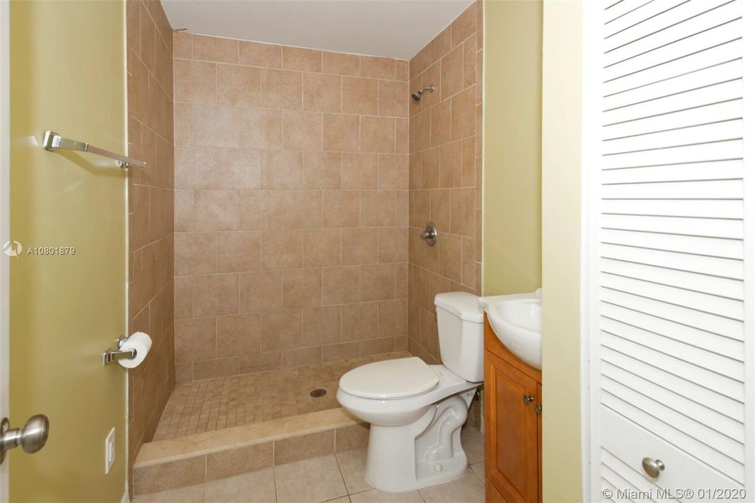 Недавно продано: $224,900 (3 спален, 2 ванн, 972 Квадратных фут)