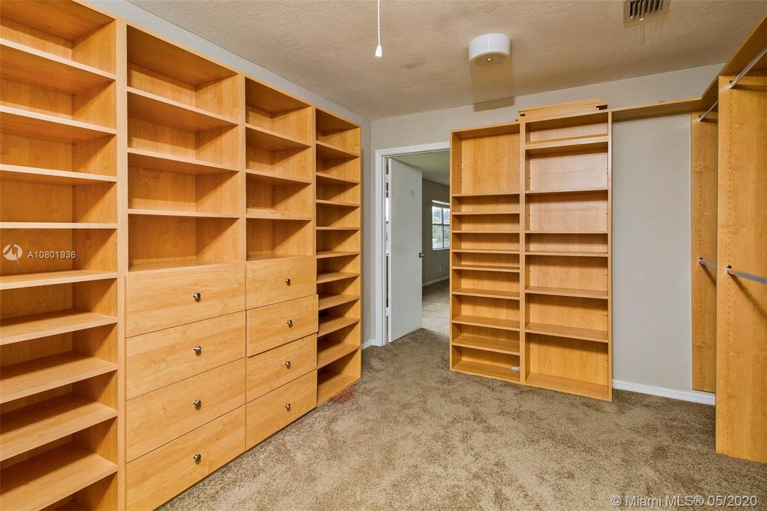 Recently Sold: $395,900 (4 beds, 2 baths, 2428 Square Feet)