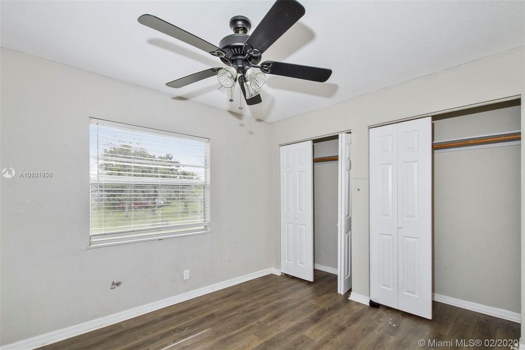 Recently Sold: $395,900 (4 beds, 2 baths, 2428 Square Feet)