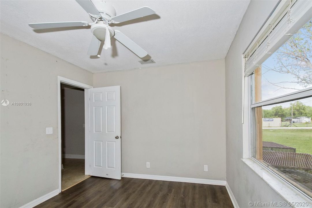 Recently Sold: $395,900 (4 beds, 2 baths, 2428 Square Feet)