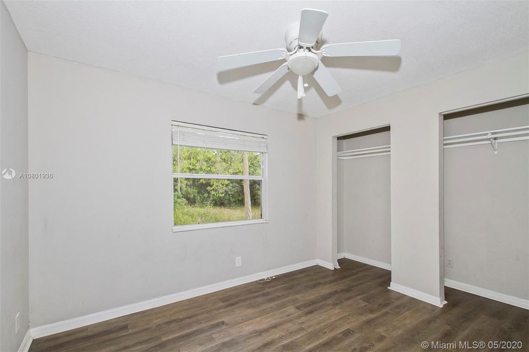 Recently Sold: $395,900 (4 beds, 2 baths, 2428 Square Feet)