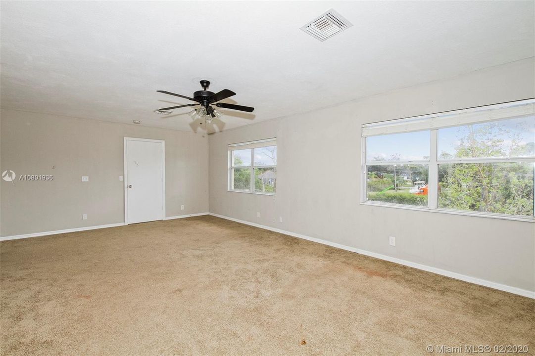 Recently Sold: $395,900 (4 beds, 2 baths, 2428 Square Feet)