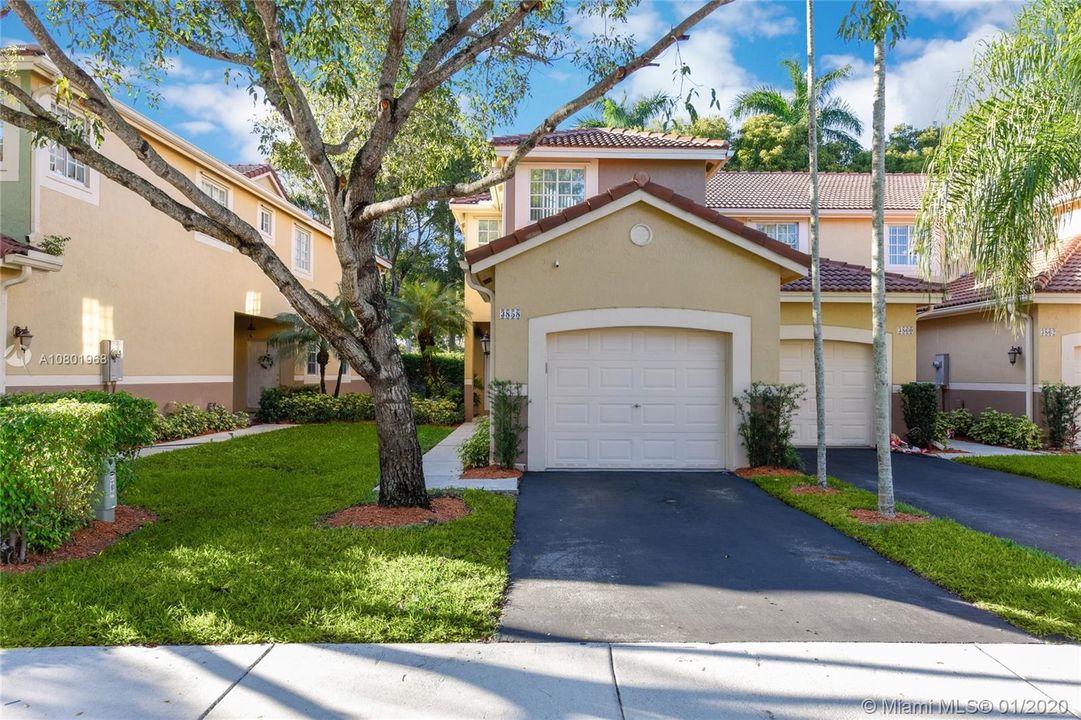 Vendido Recientemente: $354,900 (3 camas, 2 baños, 1443 Pies cuadrados)