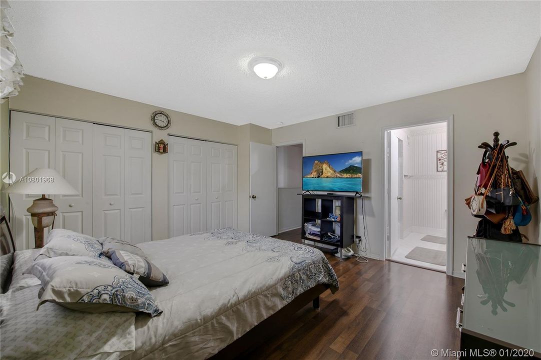 Vendido Recientemente: $354,900 (3 camas, 2 baños, 1443 Pies cuadrados)