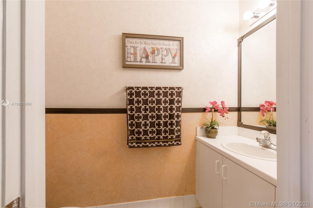 Vendido Recientemente: $354,900 (3 camas, 2 baños, 1443 Pies cuadrados)