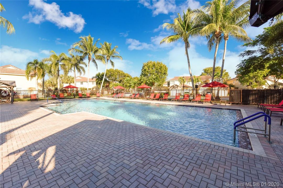 Vendido Recientemente: $354,900 (3 camas, 2 baños, 1443 Pies cuadrados)