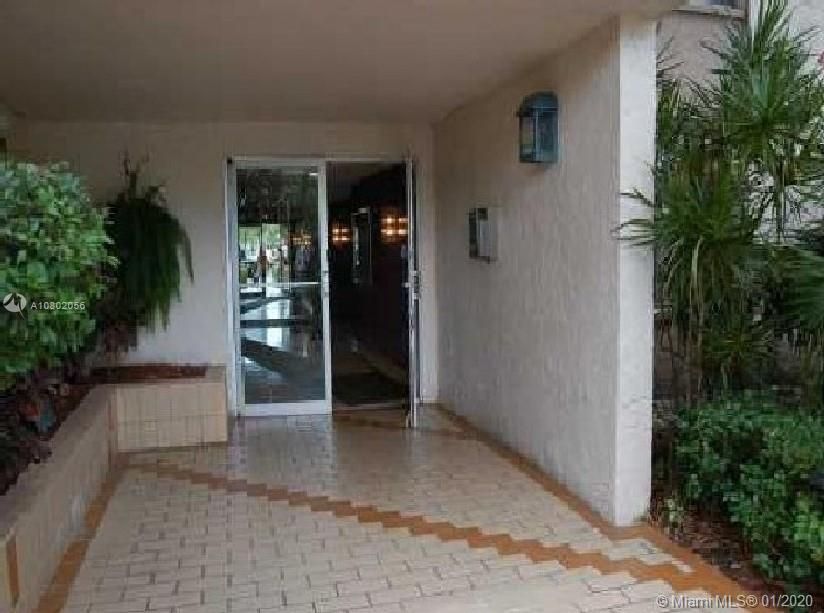 Recientemente alquilado: $1,200 (2 camas, 2 baños, 1296 Pies cuadrados)